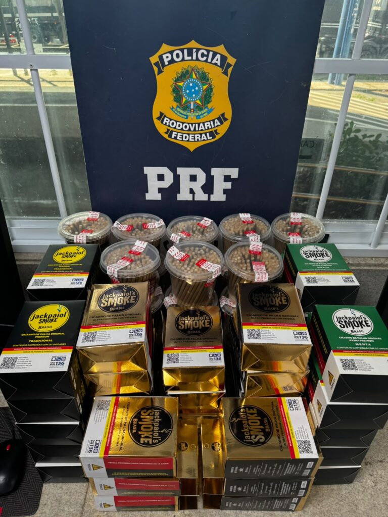 Carga de cigarros artesanais sem registro é apreendida em ônibus na BR-116