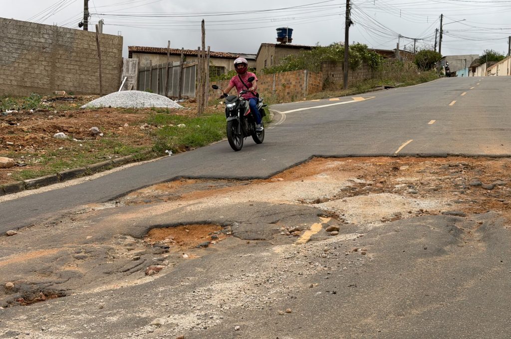 Ruas de Vitória da Conquista passam por vistoria após danos em intervenções da Embasa