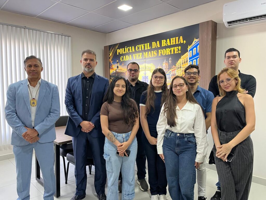 Estudantes de Direito da Fainor visitam unidades da Polícia Civil em Vitória da Conquista