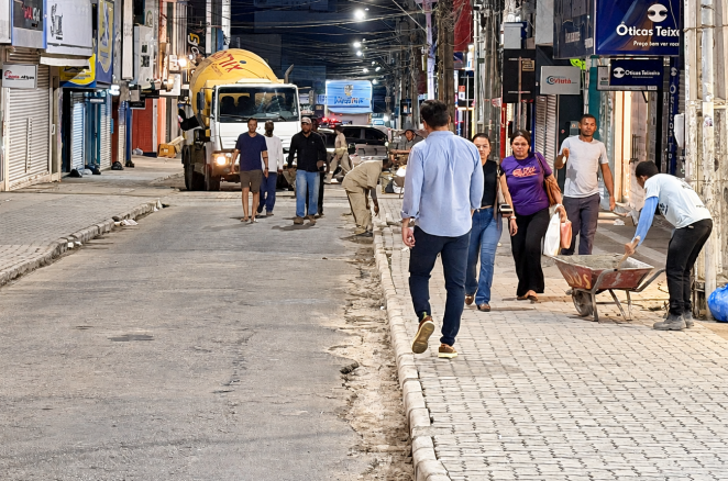 Conquista: Obras de ampliação das calçadas da Rua Francisco Santos entram na reta final