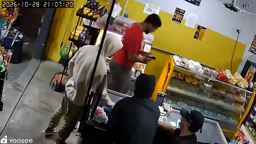 Assalto em Conquista: dupla invade mercadinho e leva dinheiro do caixa no Nossa Senhora Aparecida